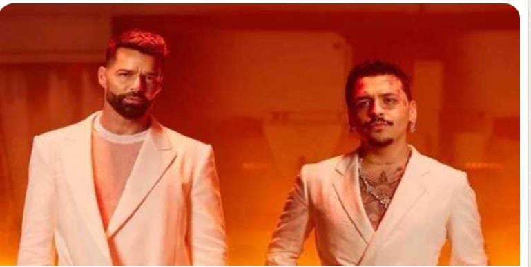 El cantautor puertorriqueño Ricky Martin lanzó este miércoles una nueva versión de su tema «Fuego de boche nieve de día» y contó con la colaboración del mexicano Christian Nodal.