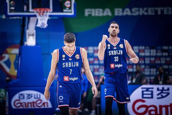 Bogdan Bogdanovic fue el jugador más destacado por Serbia ante Lituania, al encestar 18 de sus 21 puntos en la primera mitad del compromiso