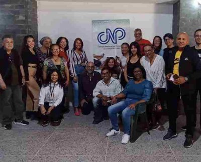 La comodidad de usar una misma contraseña para todo está reñida con la seguridad porque si alguien logra descubrirla tendrá acceso a todos tus datos.