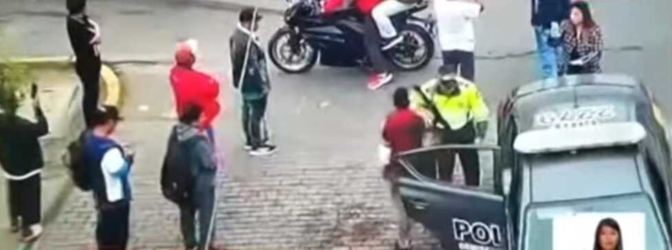 Se trata de un enfrentamiento de extranjeros que se dedican al mantenimiento y lavado de carros en el cruce de la avenida Metropolitana y calle 8 en el referido distrito.