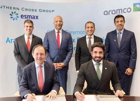 Dicha transacción permitiría a Aramco asegurar los puntos de venta de sus productos refinados y contribuiría a la expansión de su negocio minorista a escala internacional.