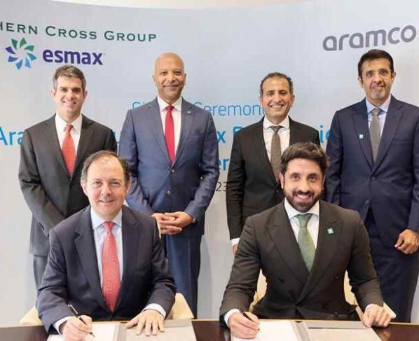 Dicha transacción permitiría a Aramco asegurar los puntos de venta de sus productos refinados y contribuiría a la expansión de su negocio minorista a escala internacional.