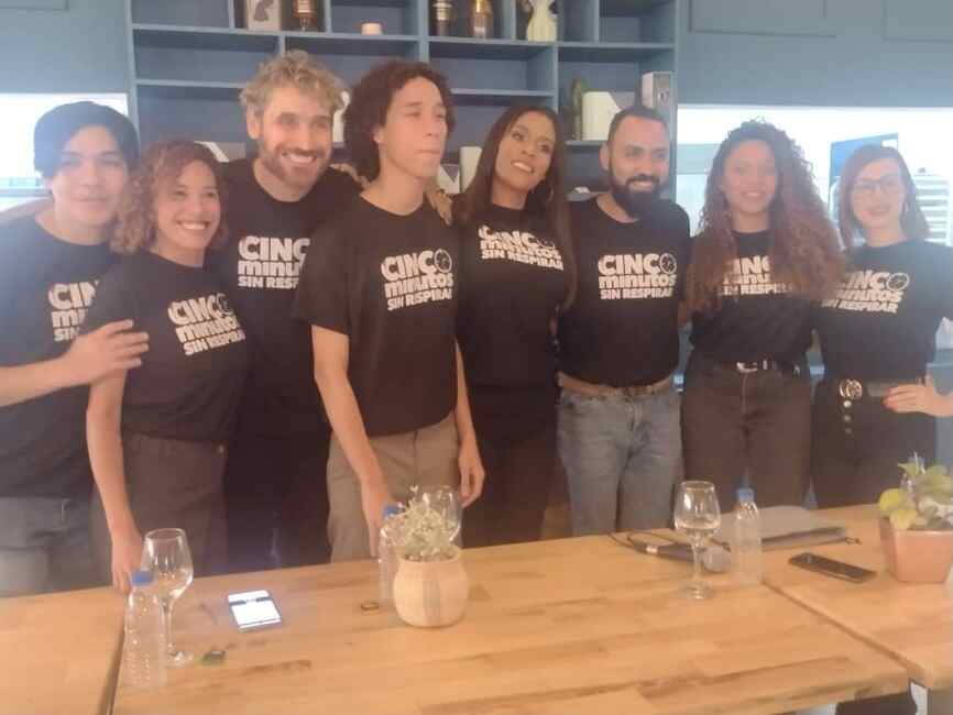 El montaje de la obra teatral habla sobre la violencia de género de conectar con esas verdades de tocar fondo sanar nuestras heridas.
