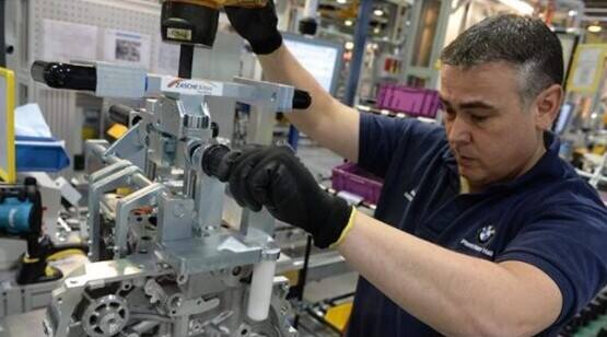 La importancia de la industria automotriz para México radica en que representa casi el 4% del Producto Interno Bruto (PIB) nacional