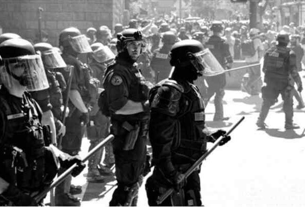 el autoritarismo se ha mezclado con un populismo de extrema izquierda que ha erosionado los principios de la democracia constitucional