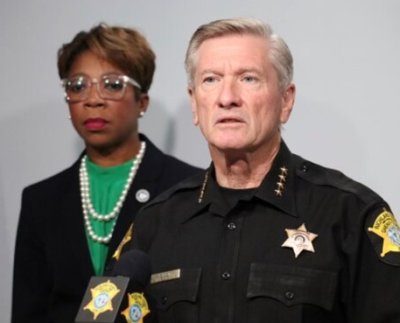 Un estudiante de 17 años de la escuela secundaria Eau Claire fue arrestado por tres cargos de asesinato uno de intento de asesinato y posesión de un arma de fuego