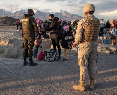 Esta nueva ley señala que solo aquellos sin antecedentes penales y que estén insertos en la economía formal o tengan vínculos familiares en Chile podrán optar a residencia.