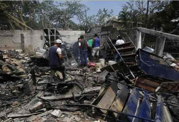 . Durante la madrugada también fueron cometidos otros atentados contra el Ejército en el departamento del Cauca.