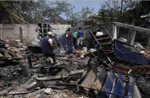 . Durante la madrugada también fueron cometidos otros atentados contra el Ejército en el departamento del Cauca.