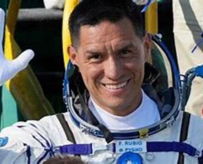 "Es un gran honor representar a los hispanos. El mensaje para la juventud es que siga adelante con trabajo y estudio que cualquier cosa se puede”.