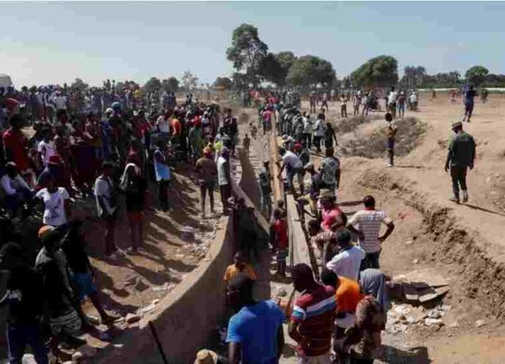 Los cierres de toda la frontera tuvieron lugar cuatro días después de que Abinader anunció que su gobierno había dejado de emitir visas para los haitianos y que había cerrado la frontera