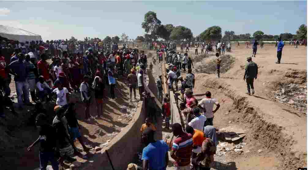 Los cierres de toda la frontera tuvieron lugar cuatro días después de que Abinader anunció que su gobierno había dejado de emitir visas para los haitianos y que había cerrado la frontera