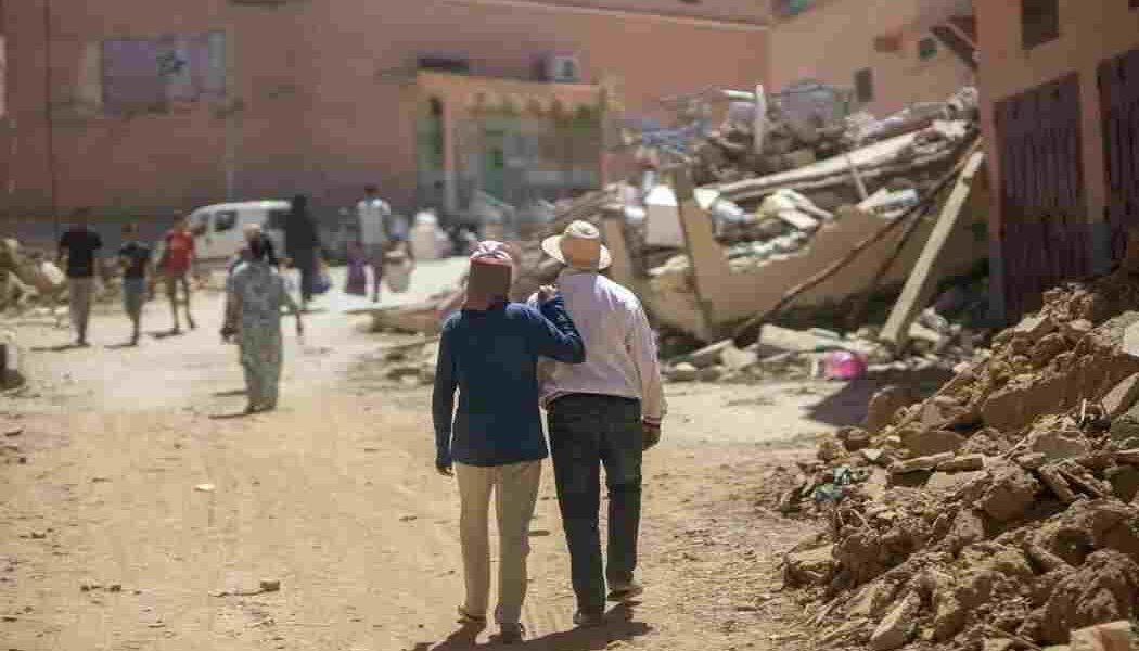 Tras el mortal terremoto que sacudió Marrakech los turistas apoyan a Marruecos en todas las formas que pueden ya que todavía hay muchos extranjeros en la ciudad.