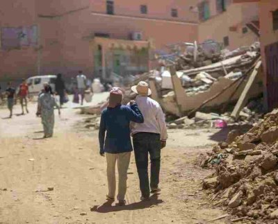 Tras el mortal terremoto que sacudió Marrakech los turistas apoyan a Marruecos en todas las formas que pueden ya que todavía hay muchos extranjeros en la ciudad.