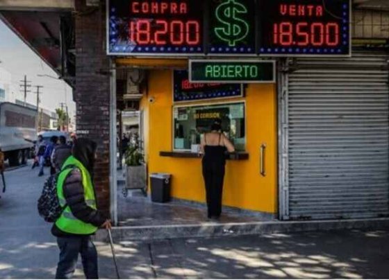 México recibió entre los meses de enero y julio 35.895 millones de dólares en remesas enviadas por sus ciudadanos residentes en el exterior.