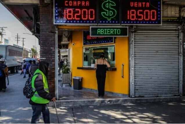 México recibió entre los meses de enero y julio 35.895 millones de dólares en remesas enviadas por sus ciudadanos residentes en el exterior.