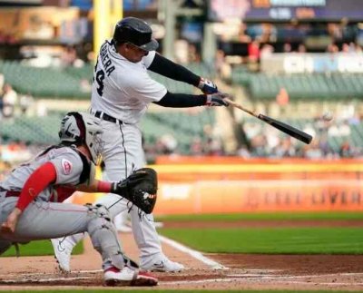 En este tramo Miguel se coloca a sólo ocho encuentros oficiales de igualar en el puesto 26 al legendario Tris Speaker con un total de 2.792 juegos disputados.