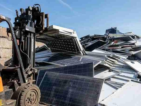 Expertos en energía están haciendo un llamado a una acción gubernamental urgente para prevenir un inminente desastre ambiental global.