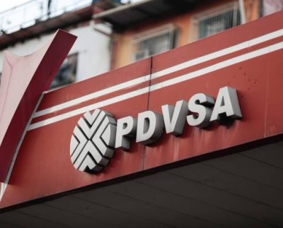 La empresa fue considerada en los noventa un modelo en la región y ahora se ha convertido en una pesada carga para la economía venezolana por su politización que arrastra al país y al régimen.