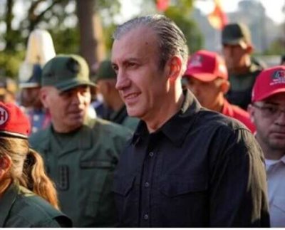 El trabajo de pesquisas emprendido por el equipo de Investigación de Hey! descubrió que los funcionarios chavistas luego de robarse miles de millones de dólares se fueron a refugiar en la cueva del lobo.