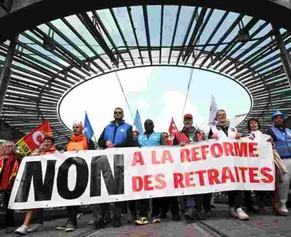 Desde el viernes 1 de septiembre la edad de jubilación pasa de 62 a 64 años y también aumentó el número de años necesarios de cotización para poder cobrar una pensión completa.