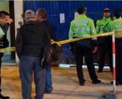 Sicarios armados ingresaron a un edificio donde se alquilan habitaciones y acabaron con la vida de un hombre y dejaron personas heridas