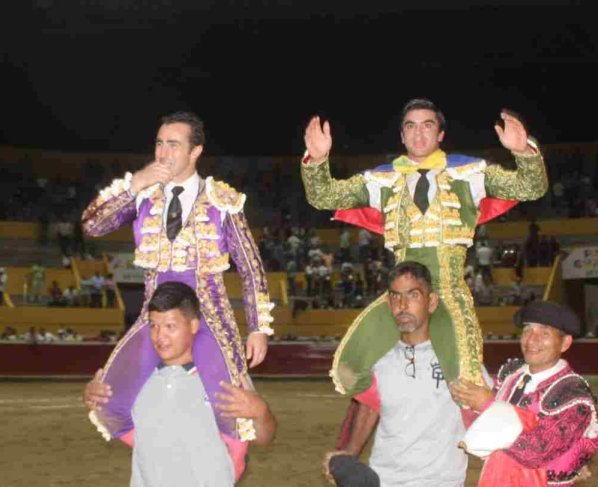 Con más de media plaza y clima agradable después de una leve lluvia se lidió una polémica corrida terciada la ganadería yaracuyana de Campolargo
