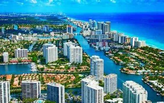 Su privilegiada ubicación al sur de Florida lo convierte en un destino turístico en el que se puede disfrutar de un clima cálido durante los doce meses del año.