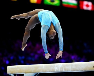 La gimnasta Simone Biles obtuvo su séptima presea dorada en el campeonato de gimnasia que se lleva a cabo en Amberes, Bélgica