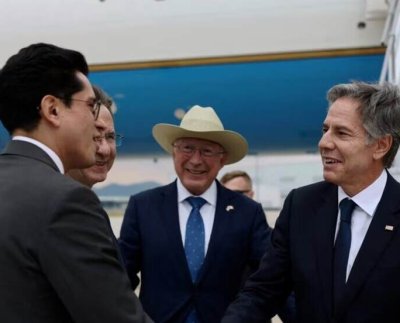 El secretario de Estado Antony Blinken y altos funcionarios estuvieron en México el miércoles para conversar con funcionarios mexicanos sobre el tráfico de drogas y una crisis humanitaria en la frontera sur de Estados Unidos.