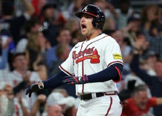 Los Bravos de Atlanta se apoyaron en un cuadrangular de Austin Riley y una atrapada de Michael Harris III para de esta manera empatar la serie