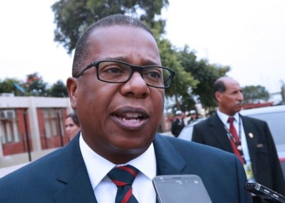 El subsecretario de Estado de EEUU aseguró que la inversión estadounidense en El Salvador beneficiaría a los ciudadanos de ambos países.