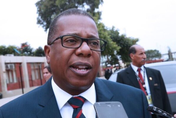 El subsecretario de Estado de EEUU aseguró que la inversión estadounidense en El Salvador beneficiaría a los ciudadanos de ambos países.