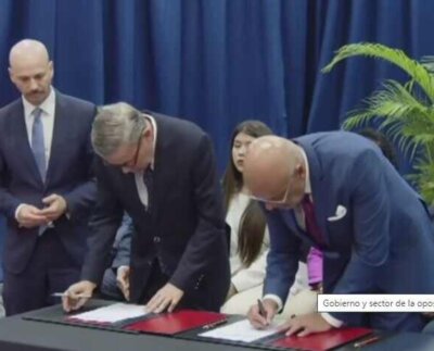 El gobierno de Estados Unidos anunció la flexibilización limitada y temporal de algunas sanciones impuestas a la industria petrolera y gasífera de Venezuela tras la firma en Barbados de dos acuerdos