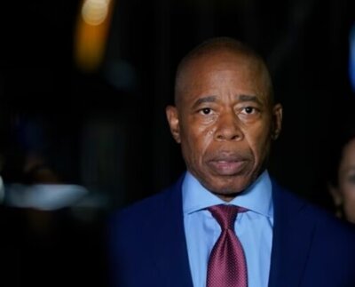 Las familias inmigrantes con niños ahora sólo tienen 60 días de permiso para permanecer en los albergues anunció Eric Adams Alcalde de Nueva York.