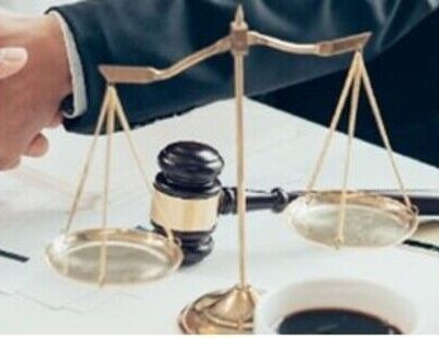 Ninguno de los denominados principios ni de las reglas fiscales dispuestas en el texto constitucional han sido obedecidos y seguidos desde el mismo año 2000 cuando el difunto comenzó su gobierno.