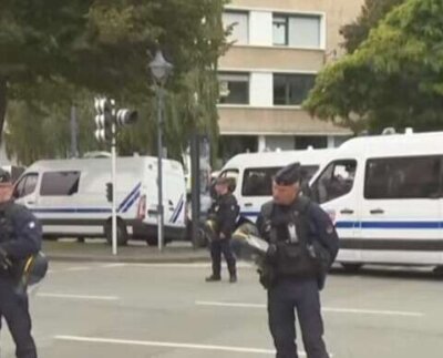 Tras el ataque con cuchillo que cobró la vida de un profesor en el instituto Gambetta de Arras Francia elevó su nivel de alerta a "ataque de emergencia".