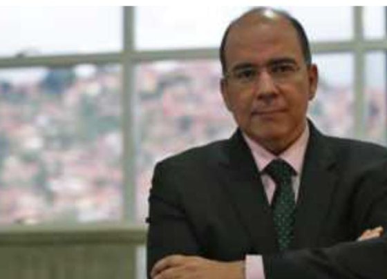 outsiders políticos que no desempeñaron ningún papel en el gobierno interino los que hoy encabezan los sondeos de opinión para las próximas elecciones presidenciales.