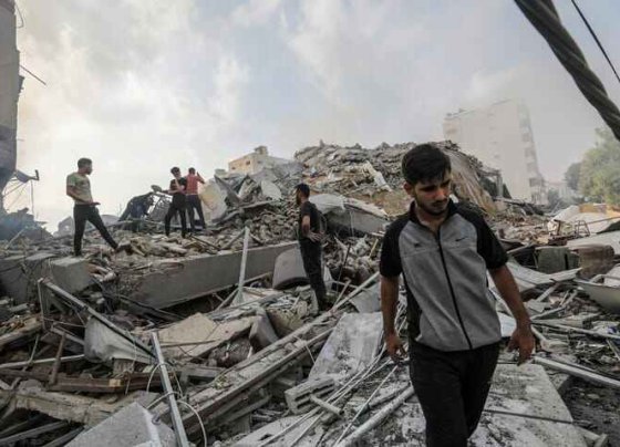 un aumento significativo del número de muertos en Israel que se duplicó este domingo tras encontrarse un importante número de fallecidos en localidades israelíes cercanas a Gaza