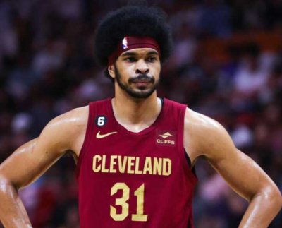 El estelar pívot de los Cleveland Cavaliers, Jarrett Allen podría quedar fuera del inicio de la temporada 2023-24 de la NBA.