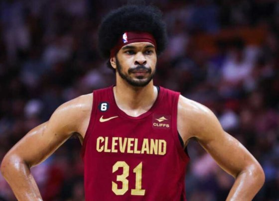 El estelar pívot de los Cleveland Cavaliers, Jarrett Allen podría quedar fuera del inicio de la temporada 2023-24 de la NBA.