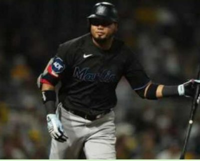 «La regadera» se convirtió en el primer jugador en todas Las Mayores en obtener dos títulos de bateo consecutivos en diferentes ligas