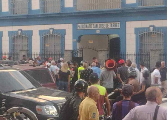 Hellen Fernadez jefa de campaña de Maria Corina Machado se dirigió a los presentes: "aquí estamos lo que vamos a salvar y unir el país", ellos están nerviosos, no caigamos en provocaciones.