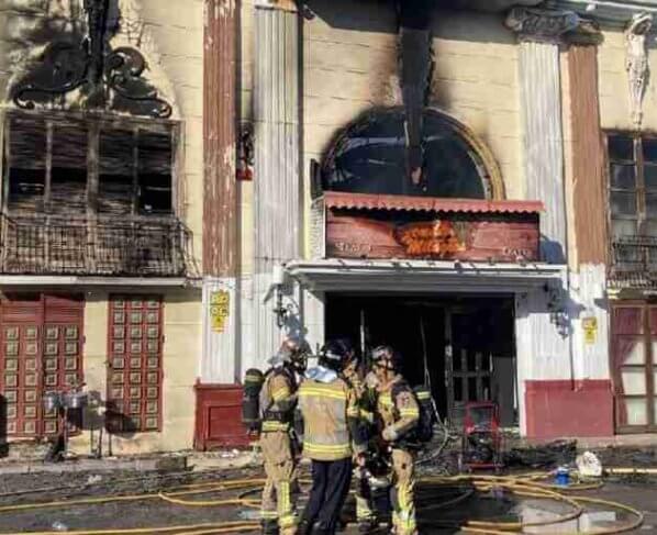 13 personas murieron en un incendio que se produjo la madrugada de este domingo en una discoteca española de Murcia informó el servicio de Emergencias de la ciudad.