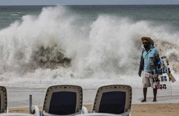 La tormenta tropical Otis causará lluvias «fuertes», mientras se acerca a los estados del sur de México durante su avance por el Pacífico, según informó el Servicio Meteorológico Nacional