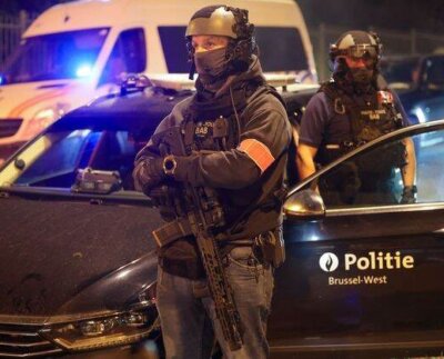 El Gobierno belga ha declarado la alerta máxima tras lo que definen como un horrible atentado en el que un hombre abrió fuego con un arma de guerra mató a dos suecos y dejó una persona herida.