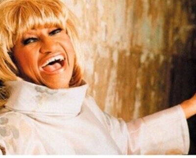 Por deseo expreso de ella, sus restos mortales fueron primero trasladados a Miami durante dos días para recibir el homenaje de sus admiradores del exilio cubano