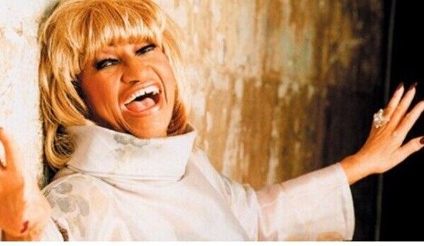 Por deseo expreso de ella, sus restos mortales fueron primero trasladados a Miami durante dos días para recibir el homenaje de sus admiradores del exilio cubano