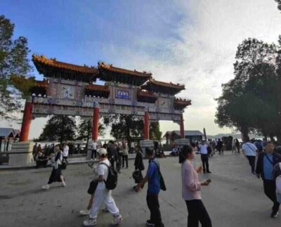 La emisión de deuda es para estimular la construcción de infraestructura debido a las afectaciones de fenómenos naturales y para apuntalar la recuperación de la economía china.