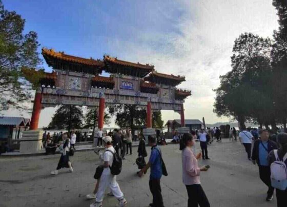 La emisión de deuda es para estimular la construcción de infraestructura debido a las afectaciones de fenómenos naturales y para apuntalar la recuperación de la economía china.